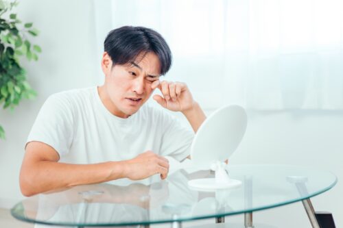 目の前に白いモヤが見える？白いもやもやが動く・視界がぼやける原因を解説